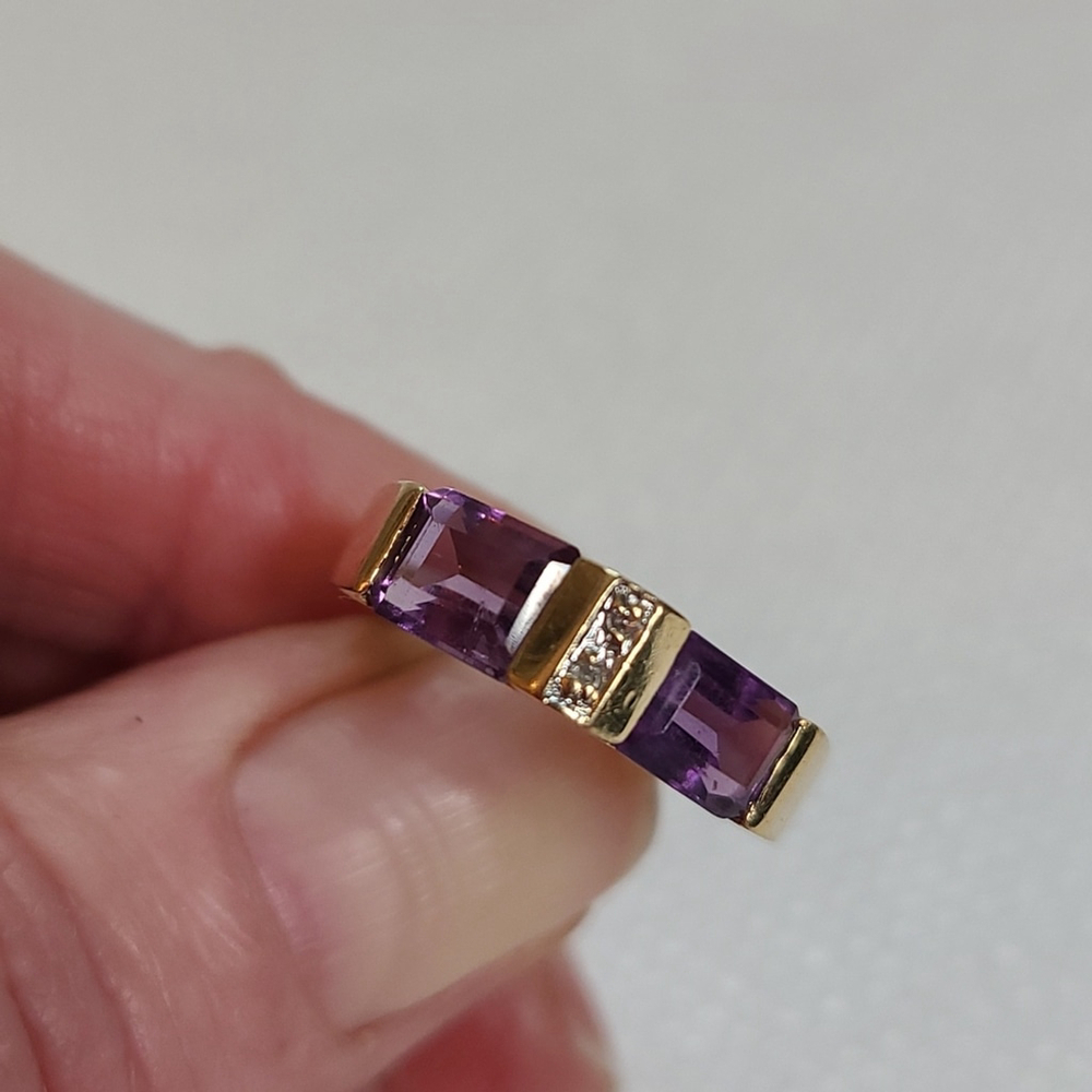 14k yellow gold amethyst and diamond ring. - Picture 2 of 9